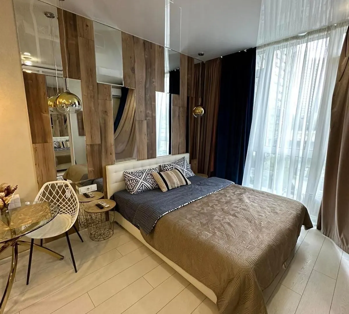 Studio On A Residential Complex French Quarter 2 location